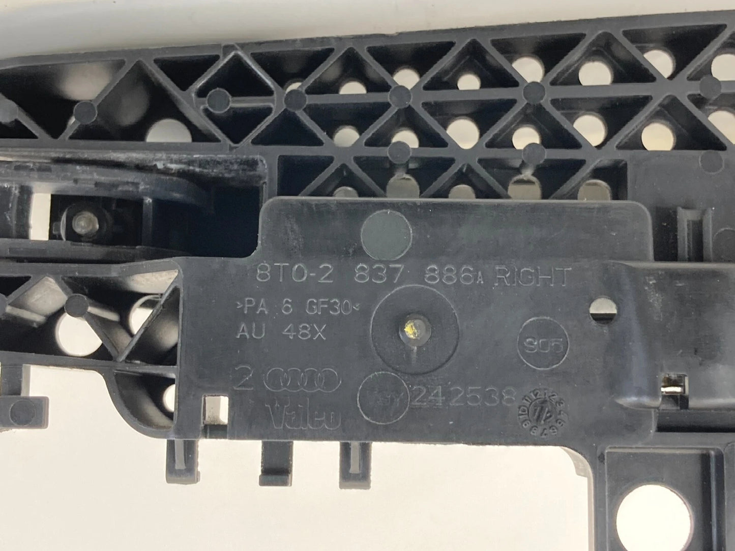 09-16 AUDI A4 QUATTRO FRONT RIGHT SIDE EXTERIOR OUTSIDE DOOR HANDLE 8T0837886B