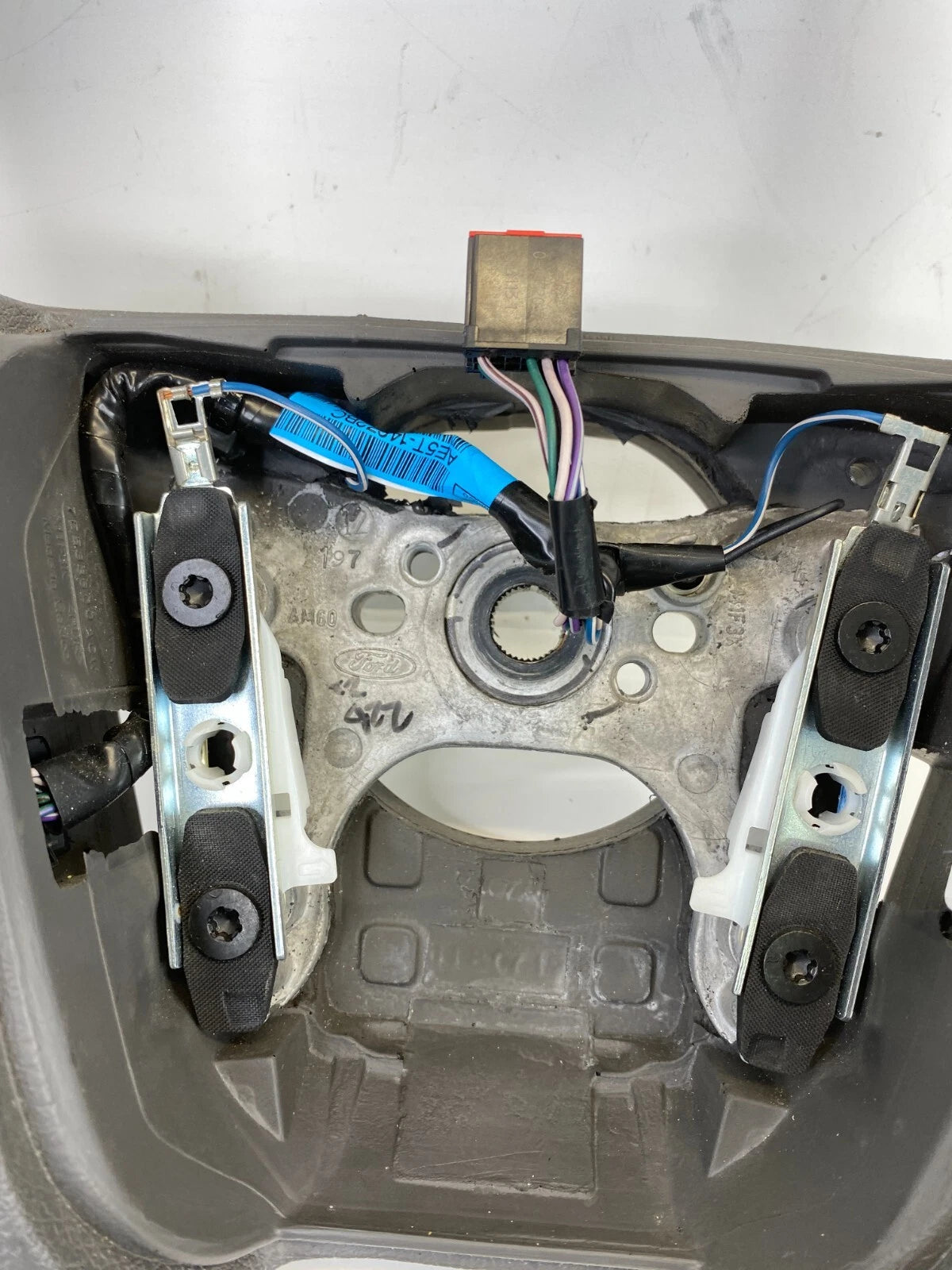 2010-2012 FORD FUSION DRIVER LEFT STEERING WHEEL W/ CRUISE CONTROL SWITCH OEM