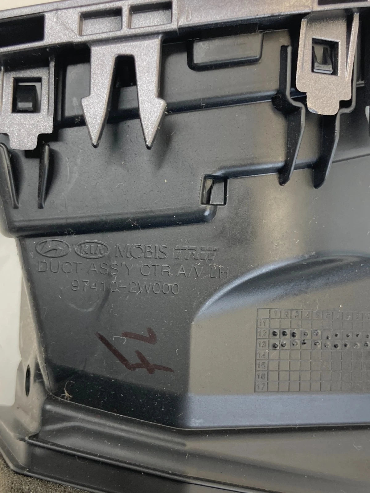 2013-2016 HYUNDAI SANTA FE CENTER DASH FRONT LEFT AC HEATER AIR VENT OEM
