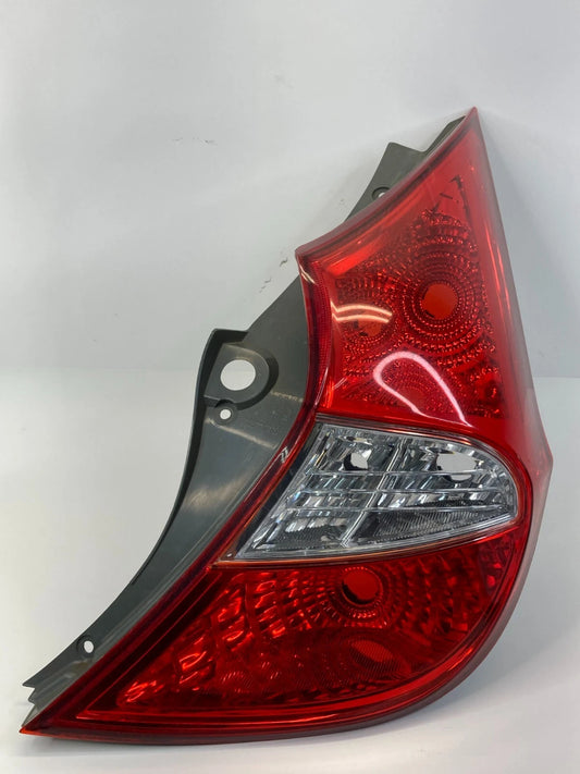 12-17 HYUNDAI ACCENT HATCHBACK RIGHT REAR TAIL LIGHT LAMP ASSEMBLY 92402-1R2 OEM