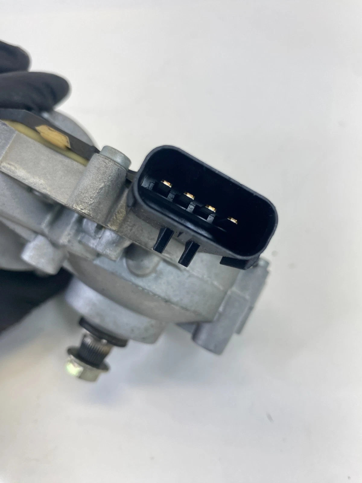 2008-2016 CHRYSLER TOWN & COUNTRY FRONT WINDSHIELD WIPER MOTOR ASSY W000011423