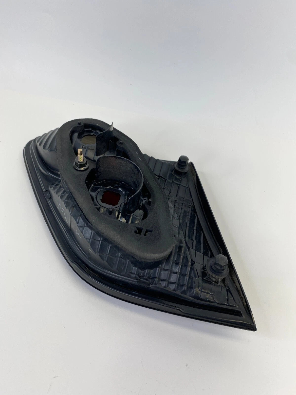 2002-2003 LEXUS ES300 REAR RIGHT PASSENGER SIDE INNER TAIL LIGHT LAMP OEM