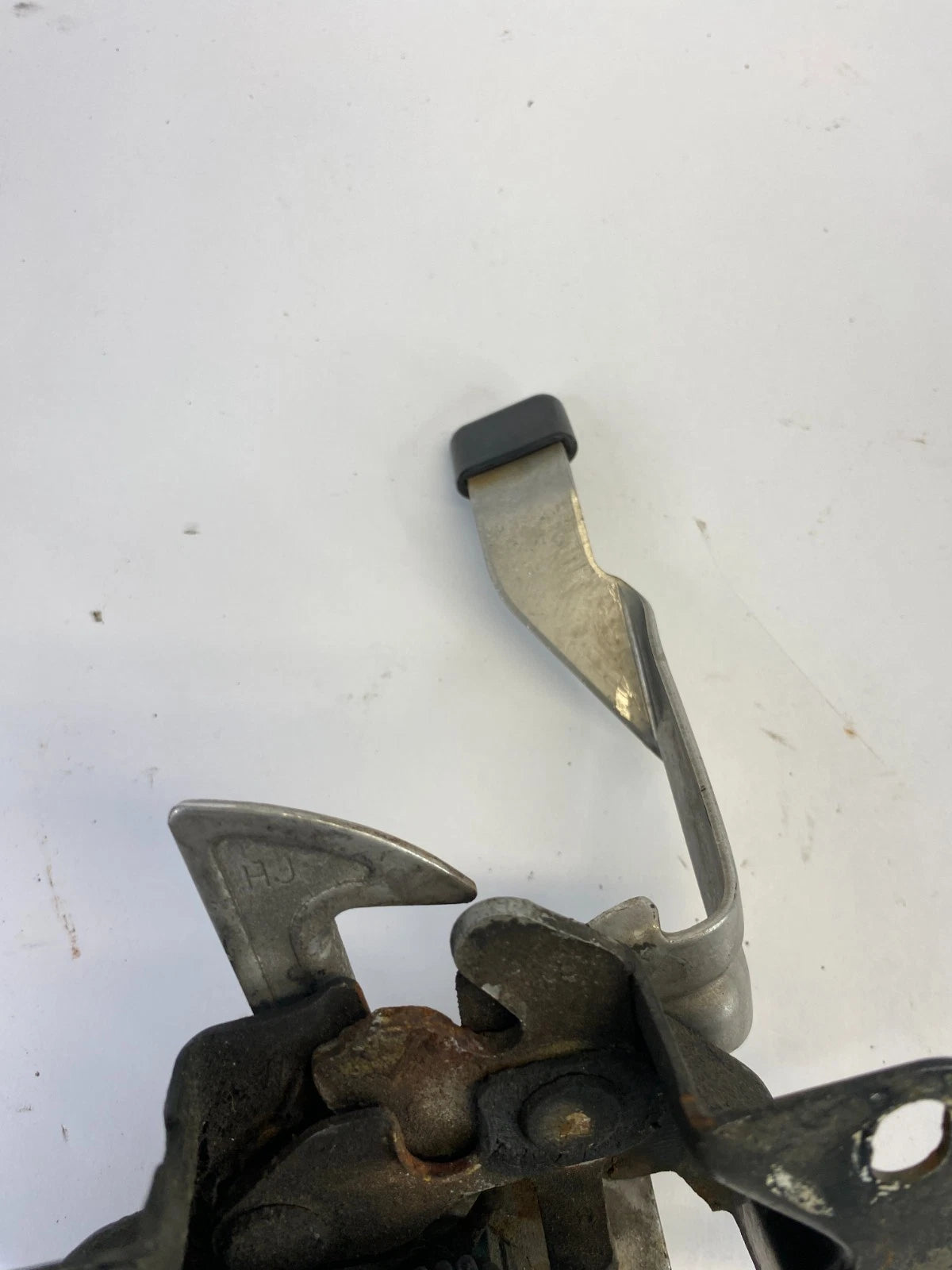 2005-2007 HONDA ODYSSEY FRONT HOOD LATCH LOCK RELEASE ASSEMBLY OEM