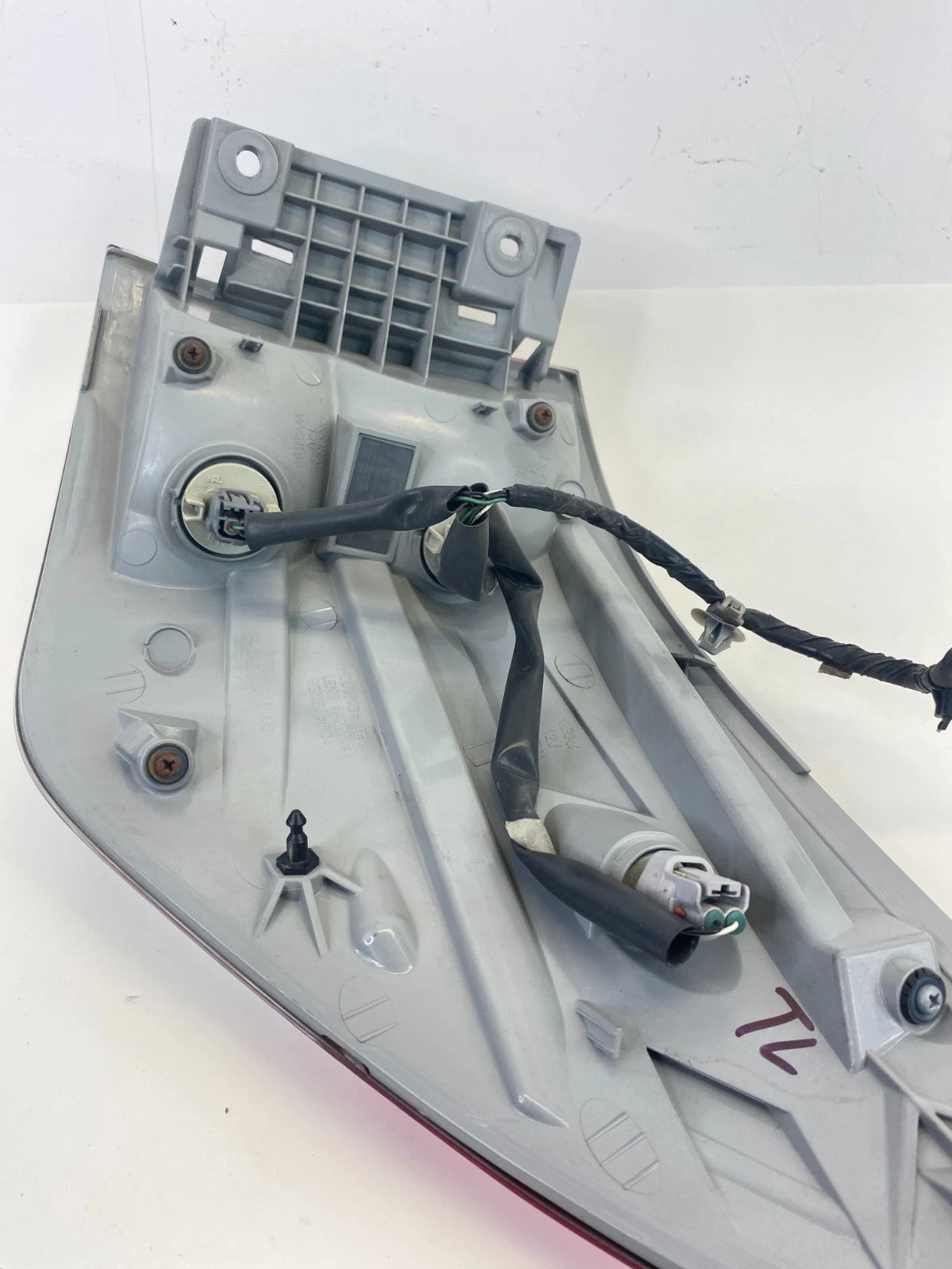 2013-2016 Nissan Pathfinder Left Driver Side Outer Quarter Tail Light Taillight