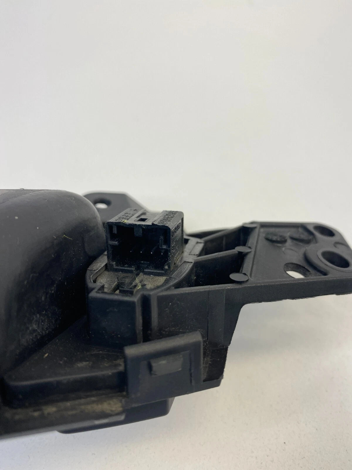 2005-2011 AUDI A6 QUATTRO REAR RIGHT SIDE INTERIOR DOOR HANDLE 4F0-839-020-G OEM