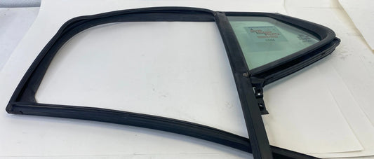 2011-2016 KIA OPTIMA SEDAN REAR LEFT SIDE DOOR WINDOW FIXED GLASS W/RUN CHANNEL