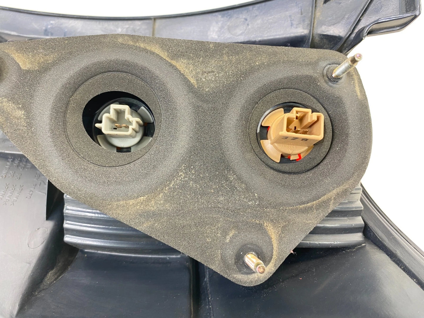 2003-2008 Pontiac Vibe Rear Left Driver Tail Light Taillight Taillamp OEM