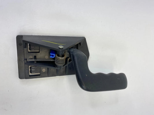 2000-2006 GMC YUKON FRONT RIGHT PASSENGER SIDE INTERIOR INNER DOOR HANDLE OEM