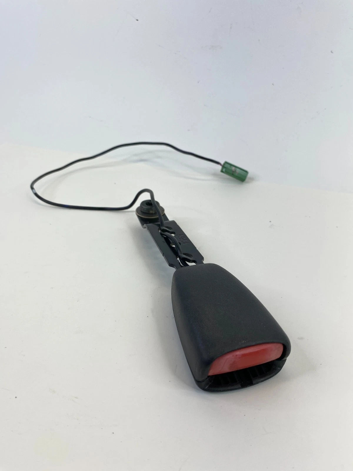 2012-2018 Volvo S60 Front Left Driver Seat Belt Buckle 8623453 OEM