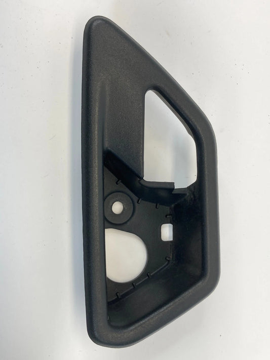 2009 2010 DODGE JOURNEY FRONT RIGHT INTERIOR DOOR HANDLE BEZEL 100000254 OEM