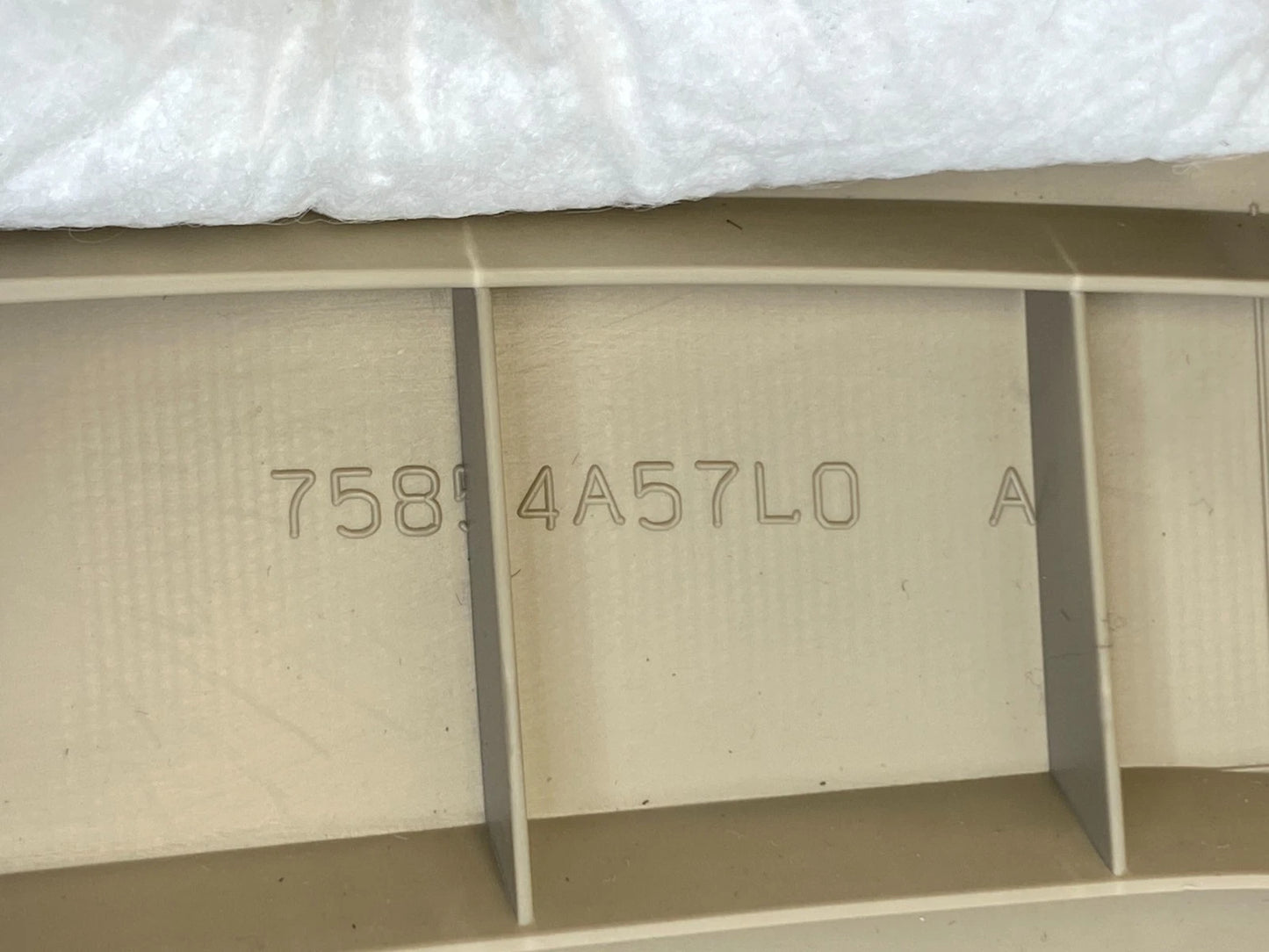 10 11 12 13 SUZUKI KIZASHI REAR CENTER CONSOLE COVER W/ AIR VENTS BEIGE OEM