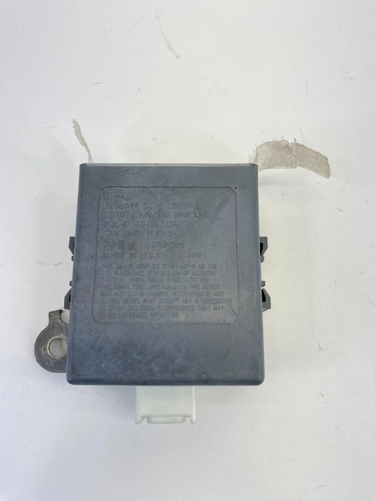 2005 05 PONTIAC VIBE KEYLESS ENTRY DOOR CONTROL MODULE RECEIVER OEM