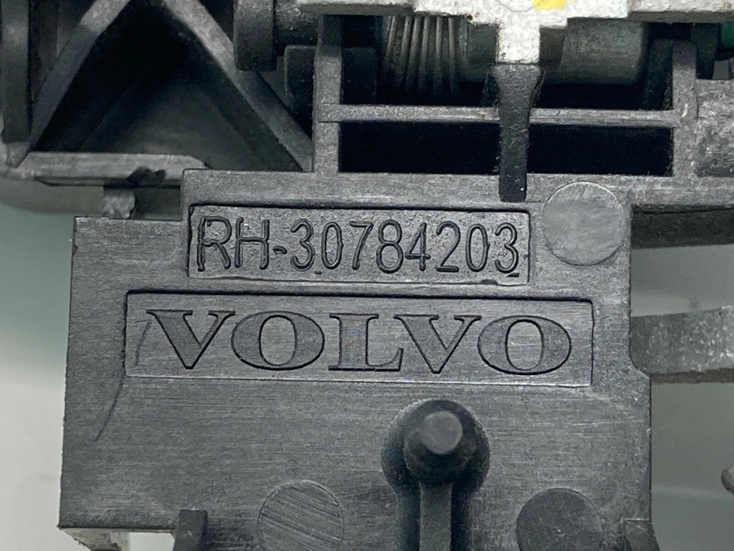 04-11 VOLVO S40 SEDAN 05-11 V50 REAR RIGHT PASSENGER SIDE EXTERIOR DOOR HANDLE