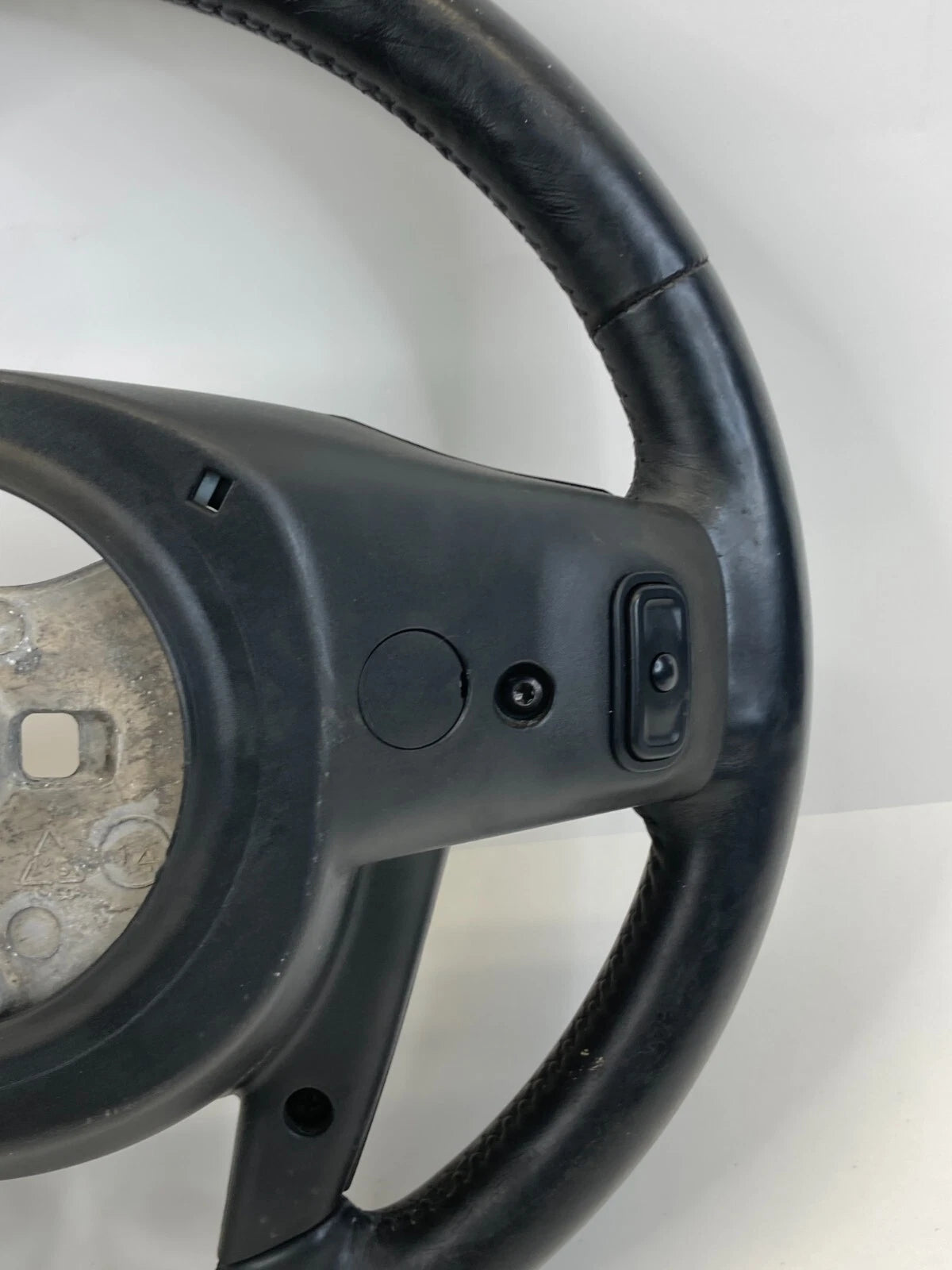 2011 2012 CHRYSLER TOWN & COUNTRY STEERING WHEEL W/ CRUISE CONTROL SWITCH OEM