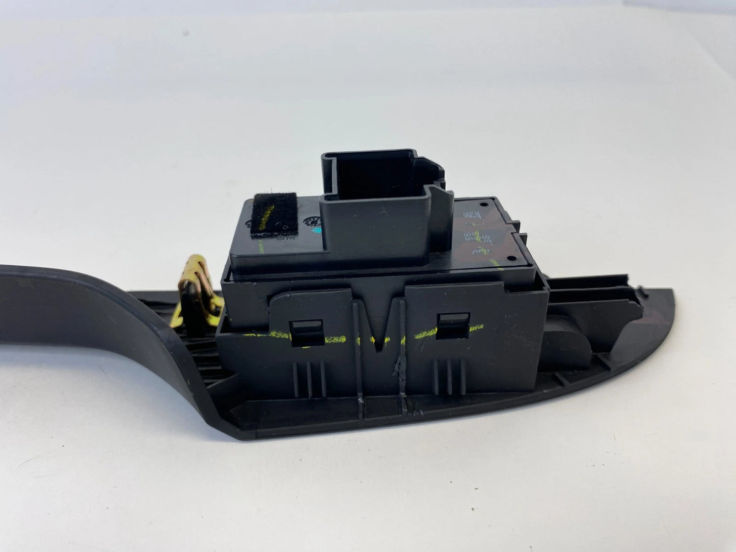 2013-2016 CADILLAC ATS REAR RIGHT DOOR WINDOW SWITCH BEZEL TRIM 23181530 OEM