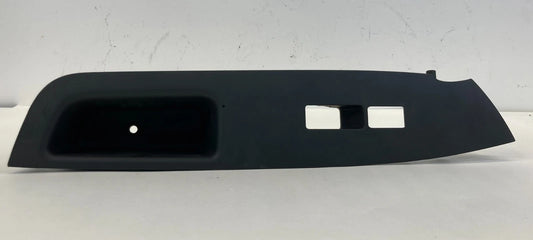 2011-2015 KIA SORENTO FRONT RIGHT WINDOW SWITCH BEZEL TRIM 93575-2P000VA OEM