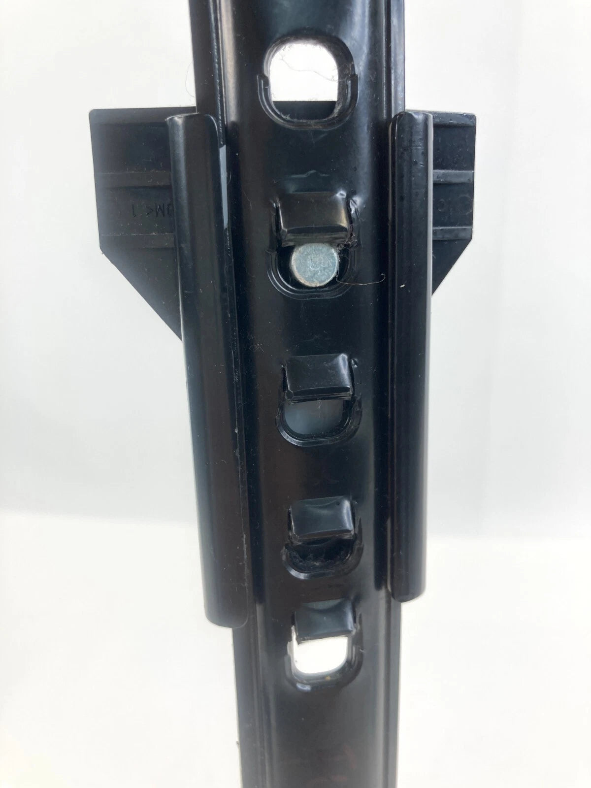 2005-2010 KIA SPORTAGE FRONT LEFT DRIVER SEAT BELT HEIGHT ADJUSTER OEM