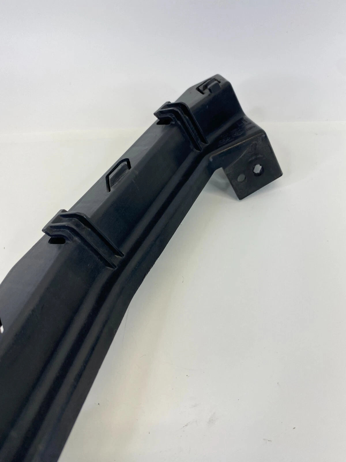 13-17 HYUNDAI ELANTRA GT FRONT LEFT SIDE BUMPER COVER UPPER RETAINER BRACKET OEM