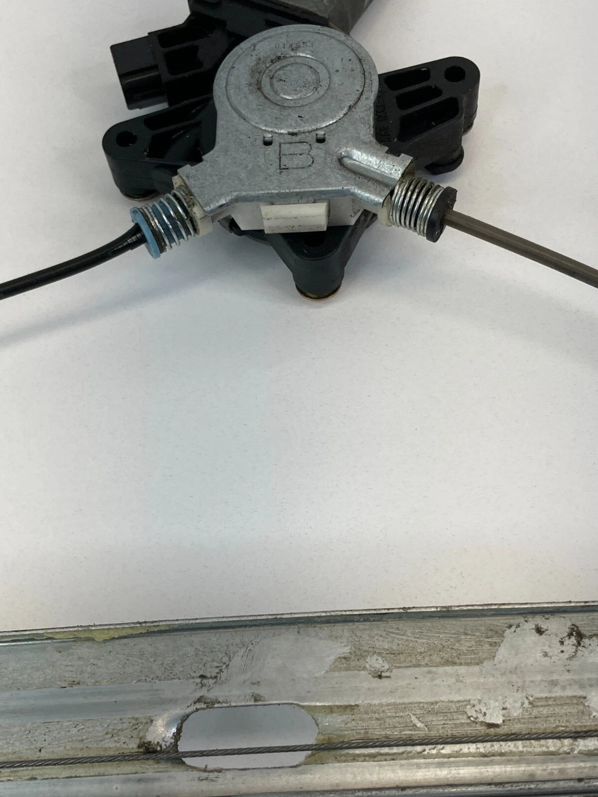 04-12 MITSUBISHI GALANT REAR LEFT DOOR WINDOW MOTOR & REGULATOR AY262100-1981