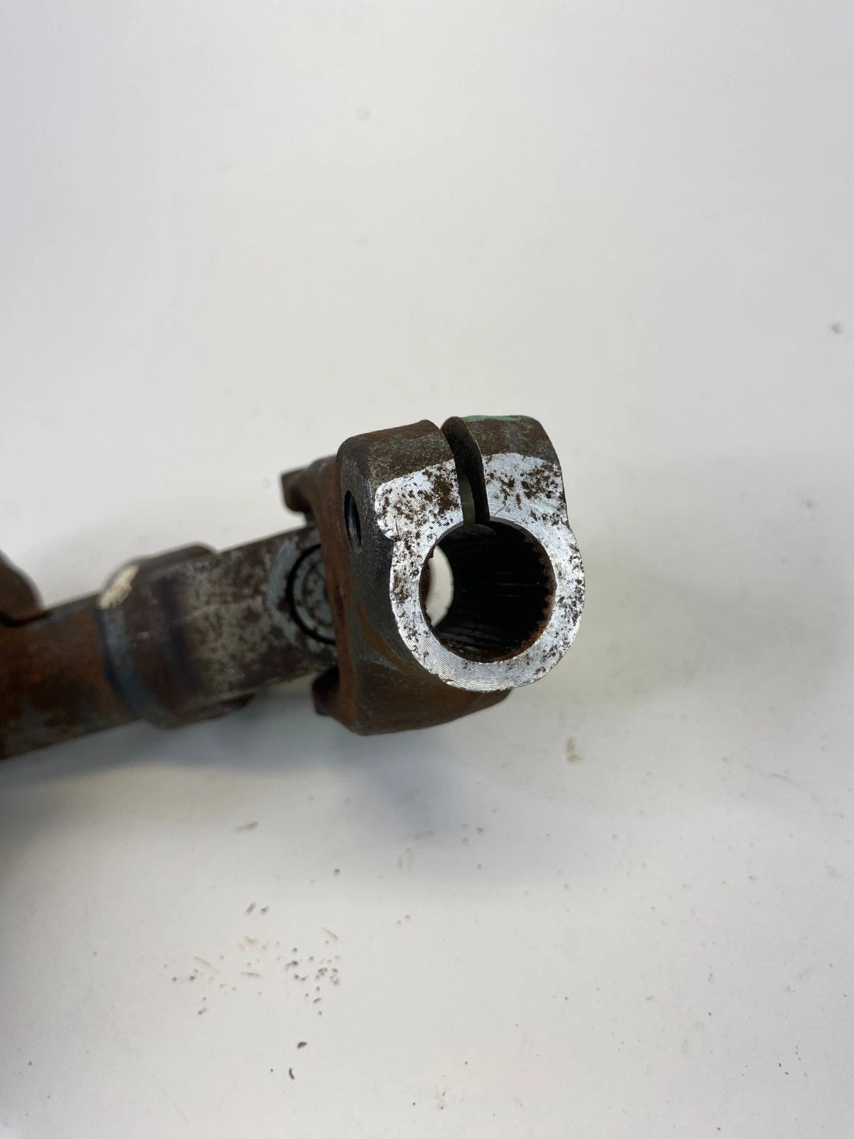 2012-2019 NISSAN VERSA STEERING COLUMN LOWER INTERMEDIATE SHAFT COUPLER OEM