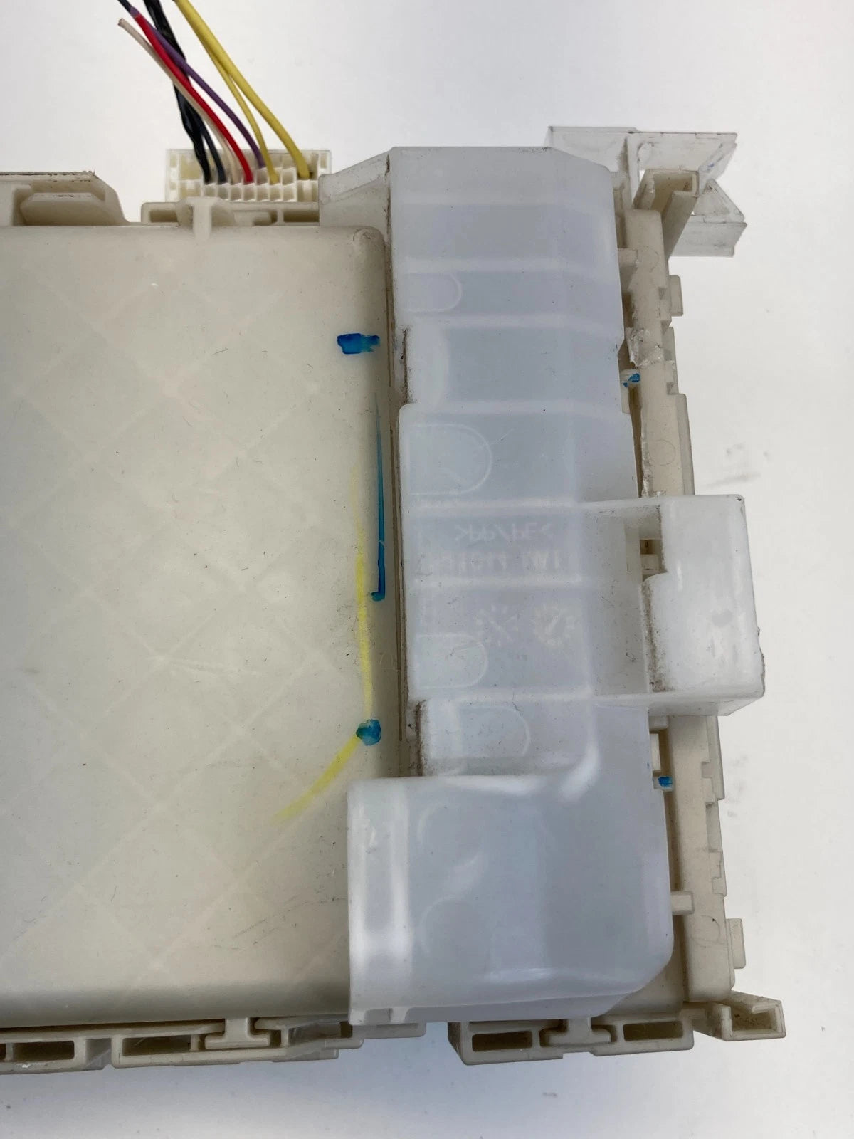 2012 2013 TOYOTA COROLLA INSTRUMENT PANEL FUSE RELAY JUNCTION BLOCK 82730-02210