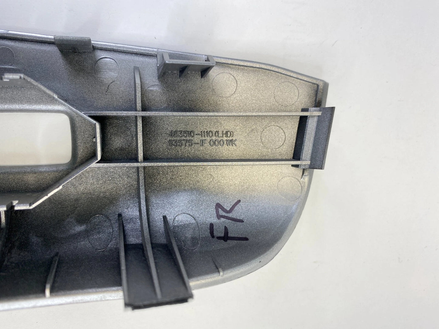 2005-2010 KIA SPORTAGE FRONT RIGHT SIDE DOOR WINDOW SWITCH BEZEL 93575-1F000 OEM