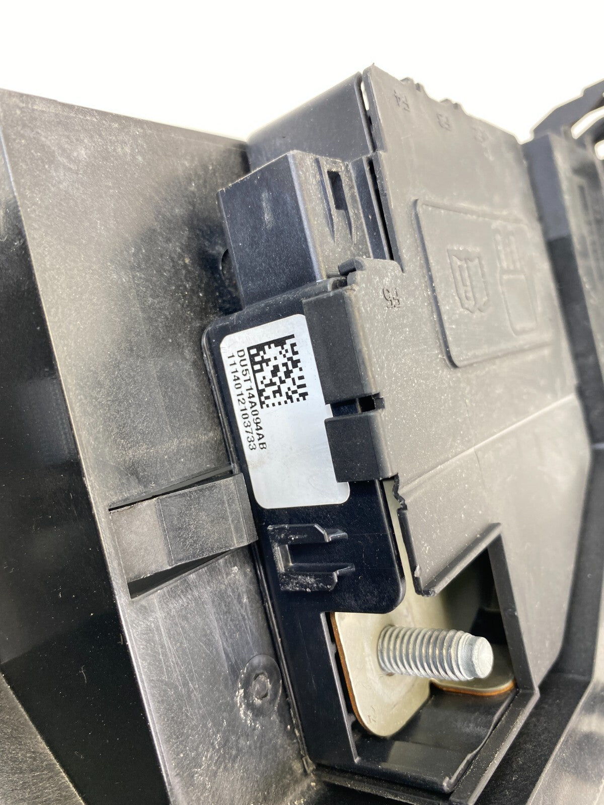 2013-2016 Ford Fusion Sedan 2.4L Engine Fuse Box Cover Bracket DG9T-14A301-AD