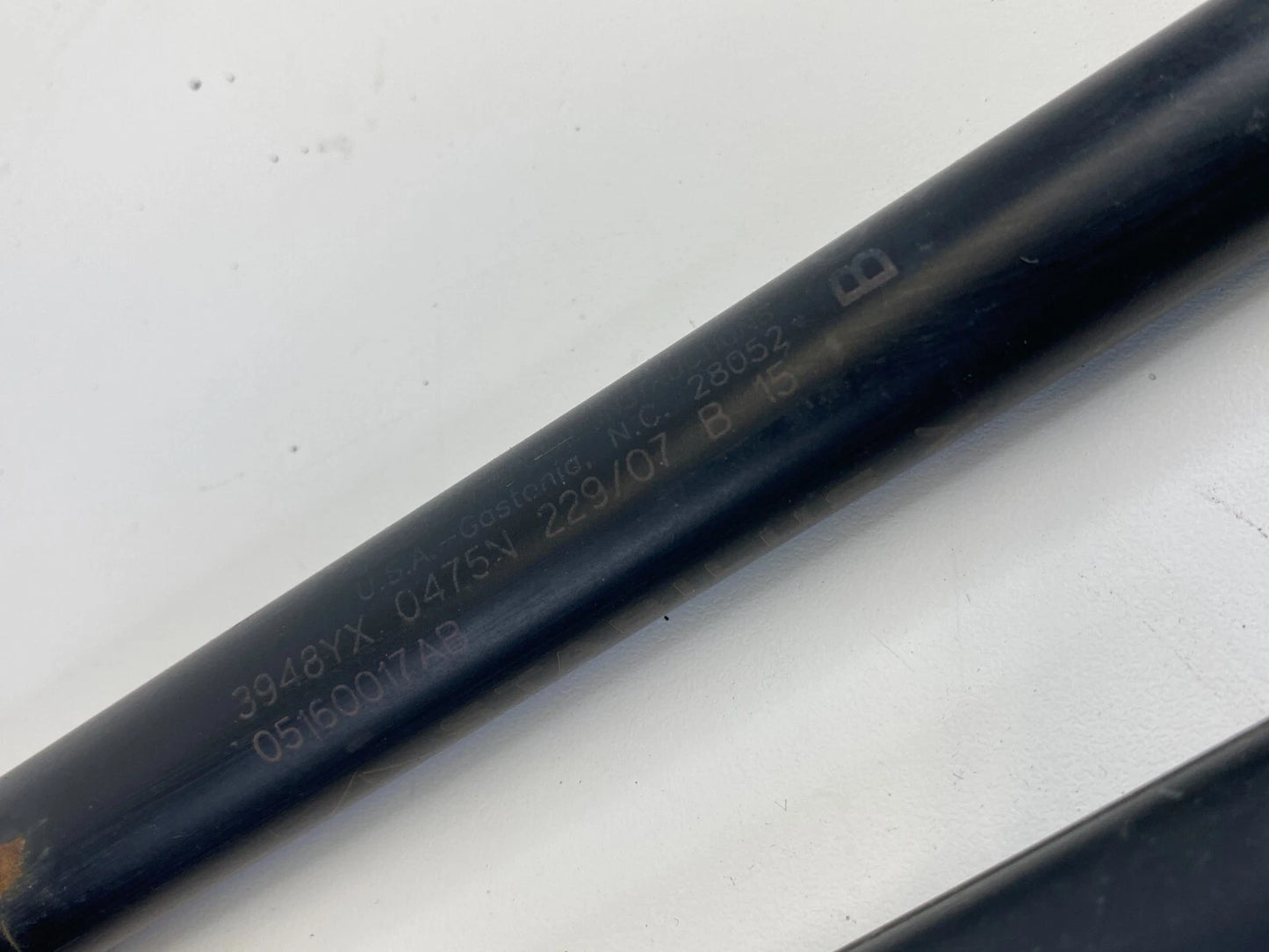 07-12 DODGE CALIBER TRUNK LIFT SUPPORT CYLINDER SHOCK STRUT PAIR 05160017AB OEM