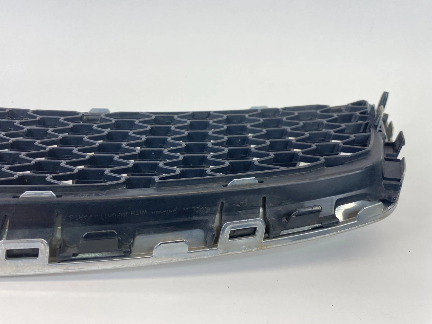 2010-2015 CHEVROLET EQUINOX FRONT LOWER CENTER RADIATOR GRILL GRILLE 25798748