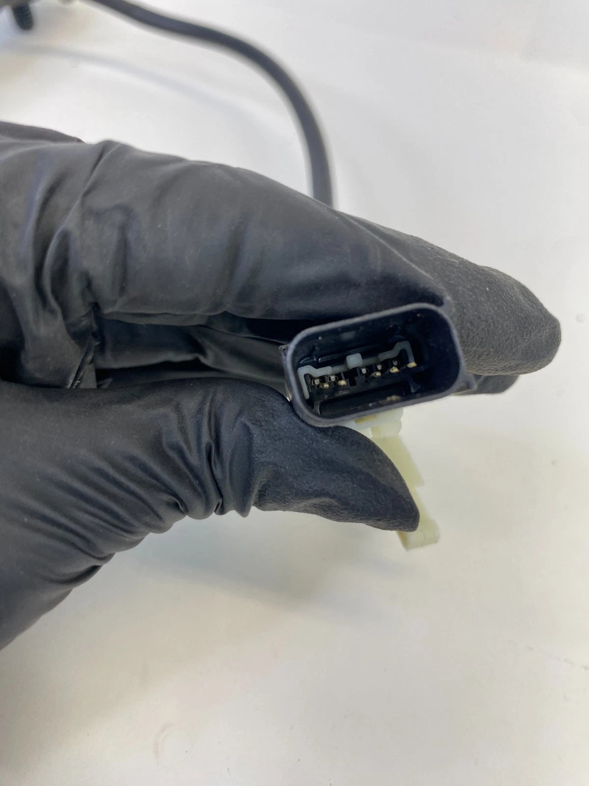 2013-2015 EXPLORER INTERCEPTOR 13-19 TAURUS FRONT RIGHT SIDE SEAT BELT BUCKLE