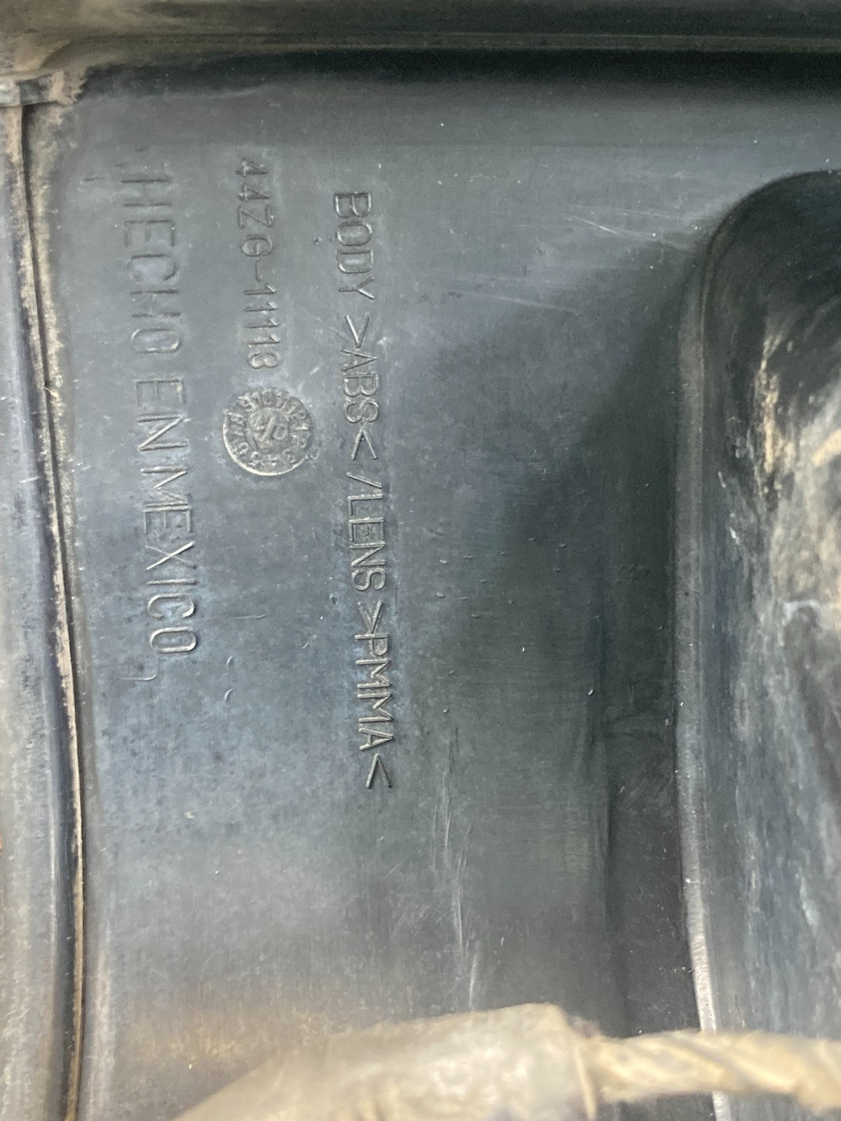 2002-2006 Lincoln Navigator Left Side Taillight Tail Lamp Assy 2L7X-13B505-A OEM