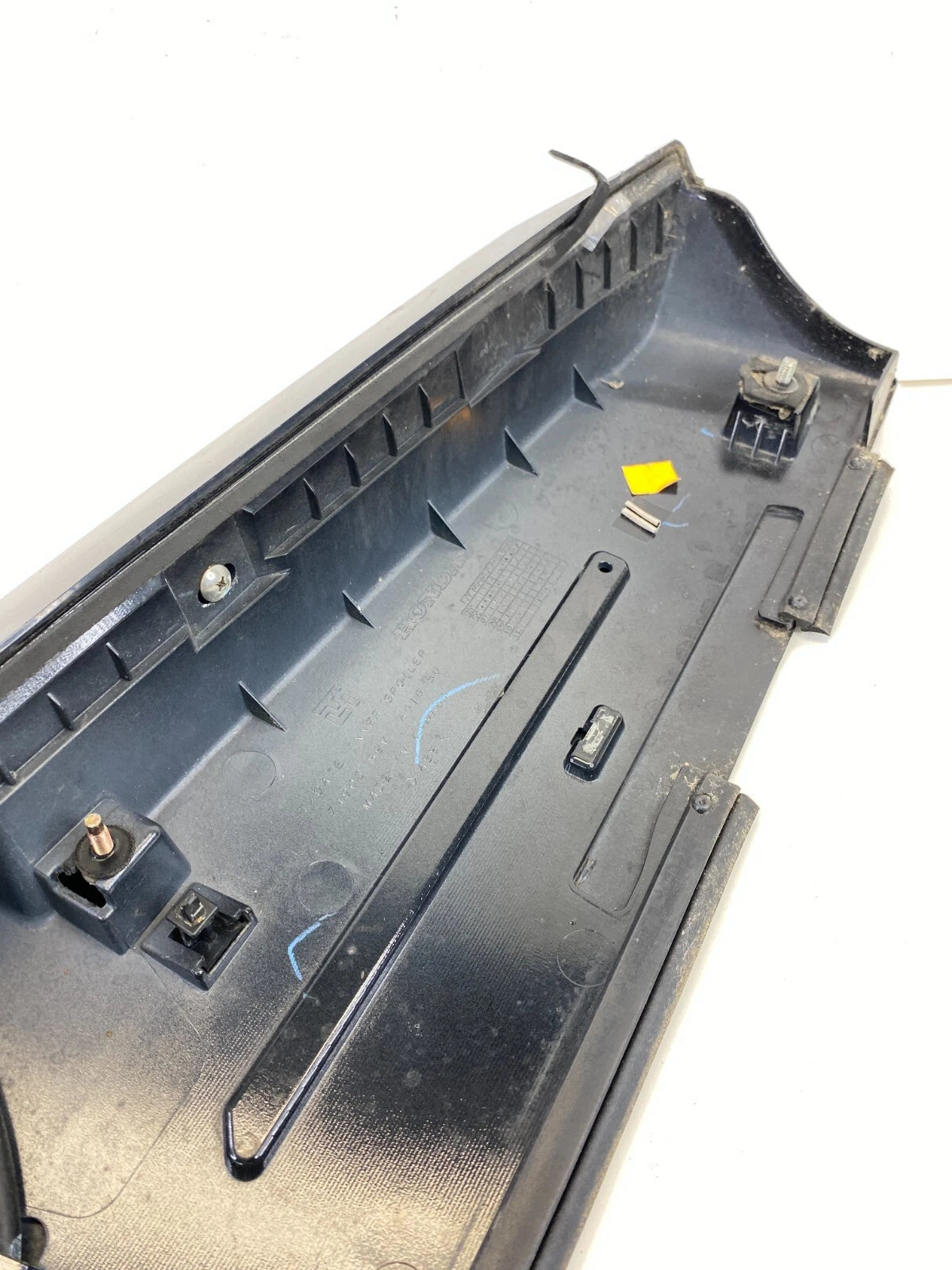 06-08 HONDA PILOT REAR TRUNK TAIL GATE SPOILER W/ 3RD BRAKE LIGHT 74902S9VA010