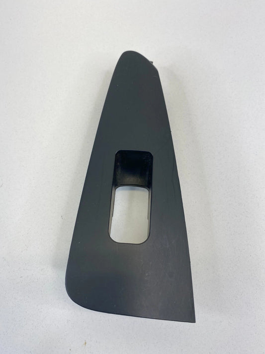 10-13 KIA FORTE REAR RIGHT SIDE DOOR WINDOW SWITCH BEZEL COVER TRIM 201005754