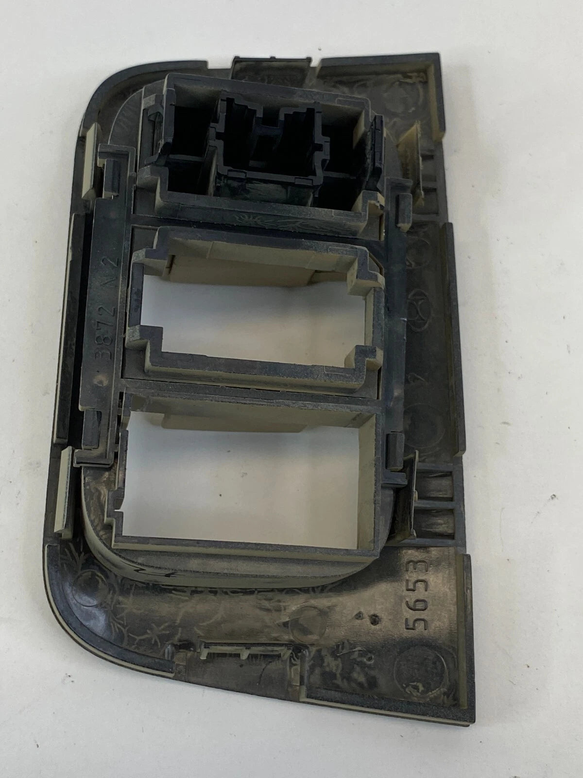 2007-2011 HYUNDAI SONATA SEDAN 4DR 2.4L DASH DIMMER TRACTION SWITCH COVER BEZEL