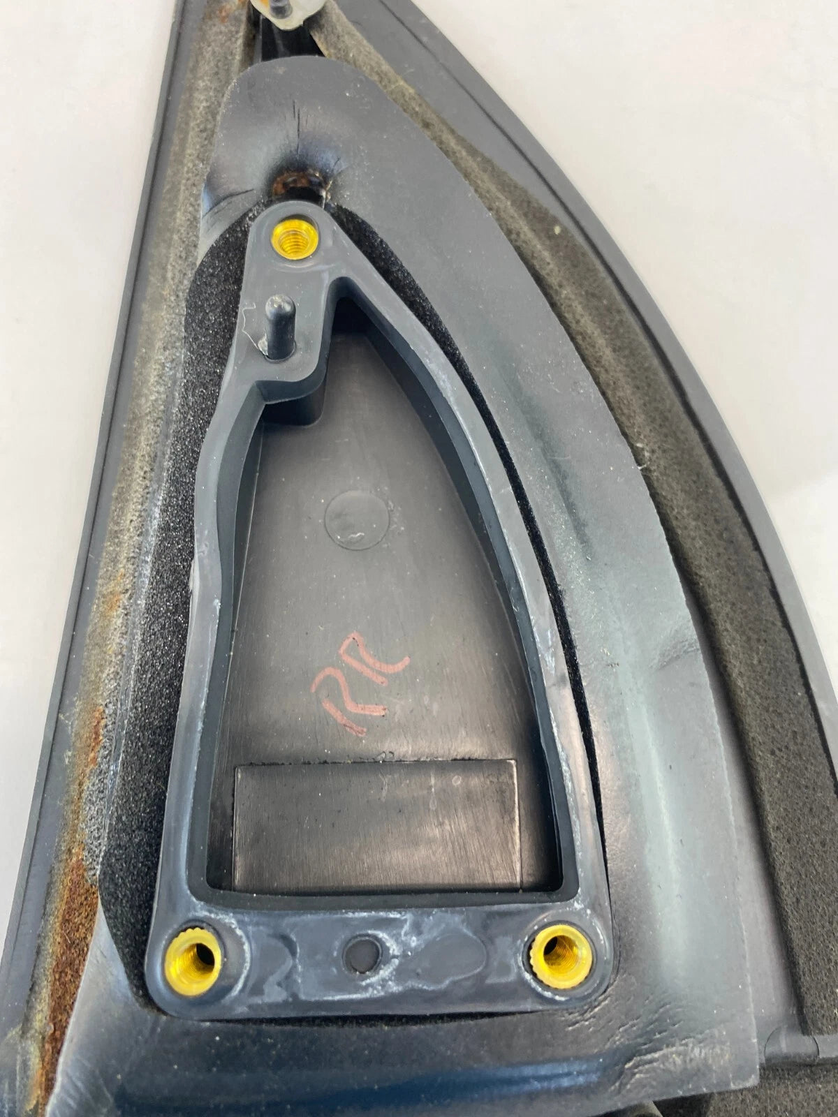 2000-2004 KIA SPECTRA 4-DR REAR RIGHT OUTER EXTERIOR CORNER COVER TRIM MOLDING