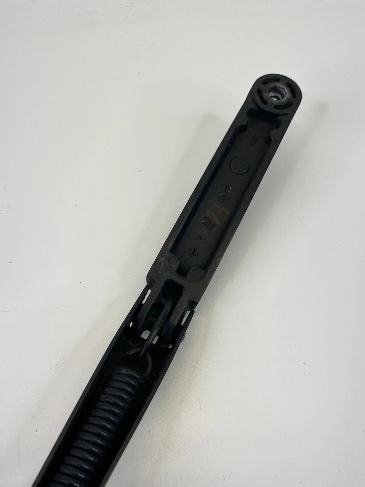 2009-2012 VOLKSWAGEN VW CC SEDAN FRONT LEFT DRIVER WINDSHIELD WIPER ARM OEM