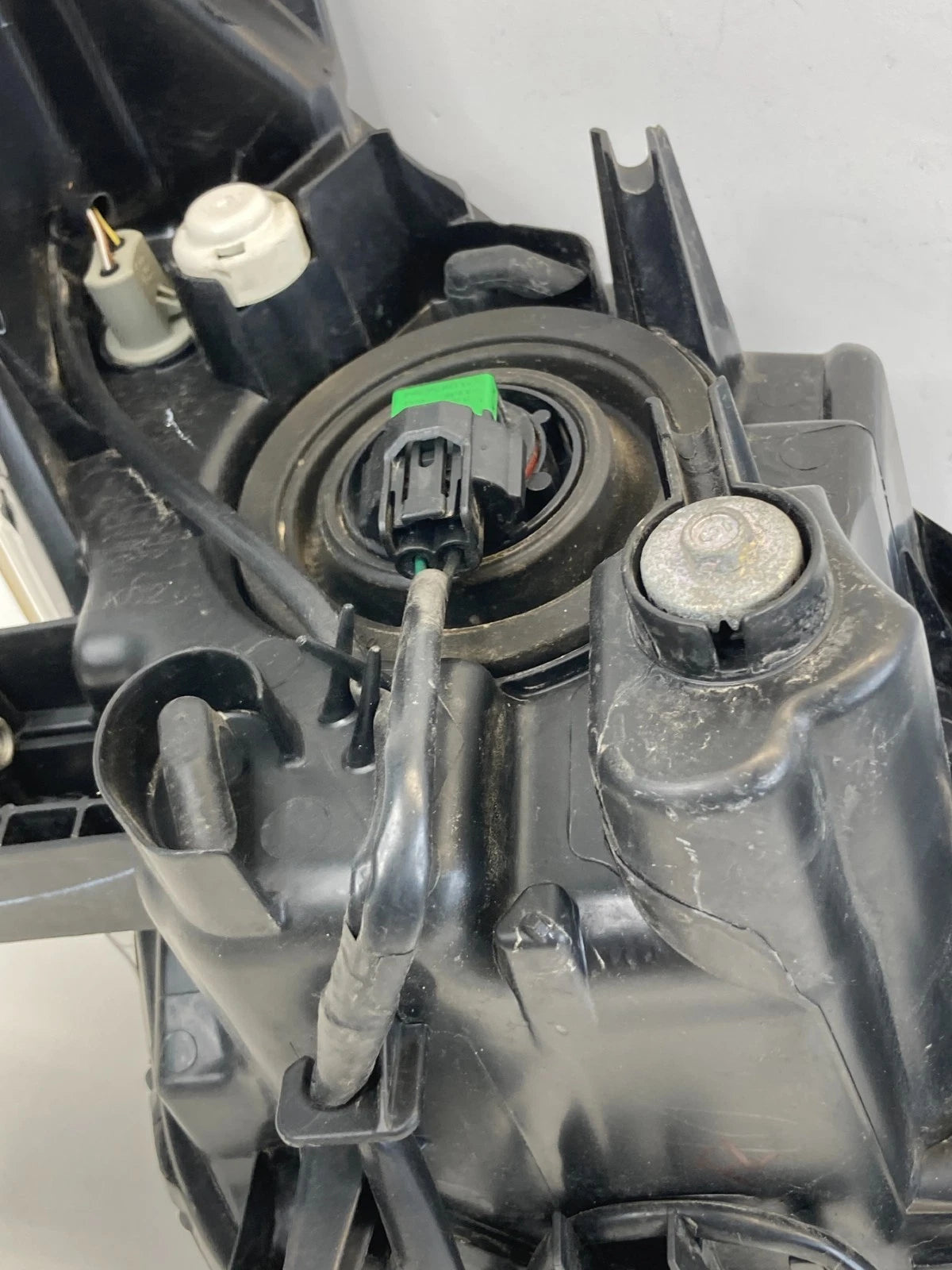 2014-2016 MAZDA3 MAZDA 3 FRONT LEFT HALOGEN HEADLIGHT HEAD LAMP B45A-51040 OEM