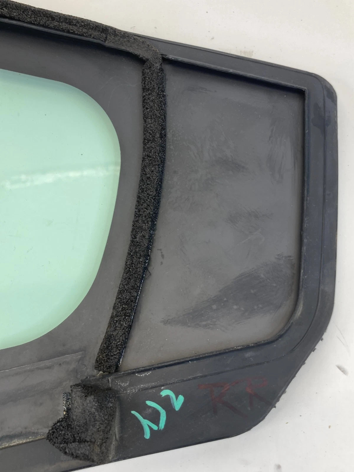 2013-2019 FORD INTERCEPTOR UTILITY REAR RIGHT DOOR QUARTER VENT WINDOW GLASS OEM