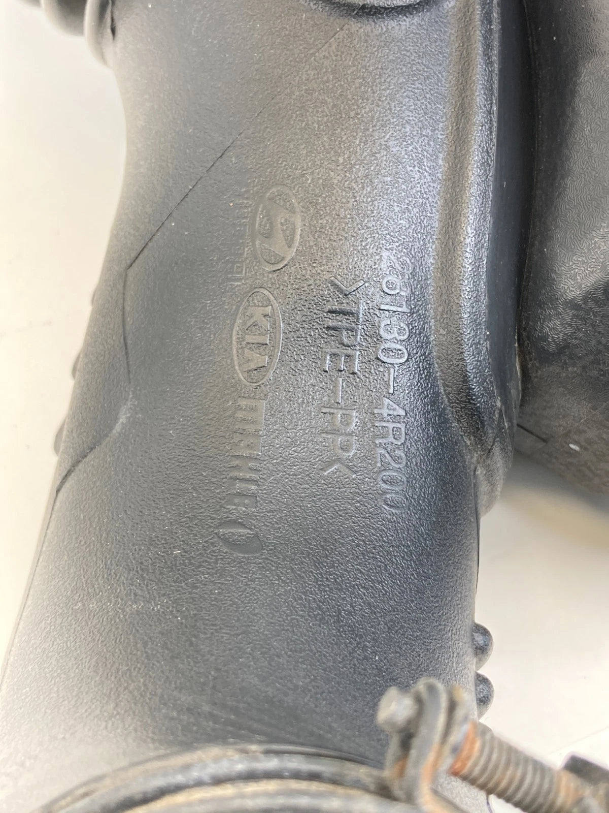 13-15 Hyundai Sonata 2.4L L4 HYBRID Air Cleaner Intake Tube Hose Assy 281304R200