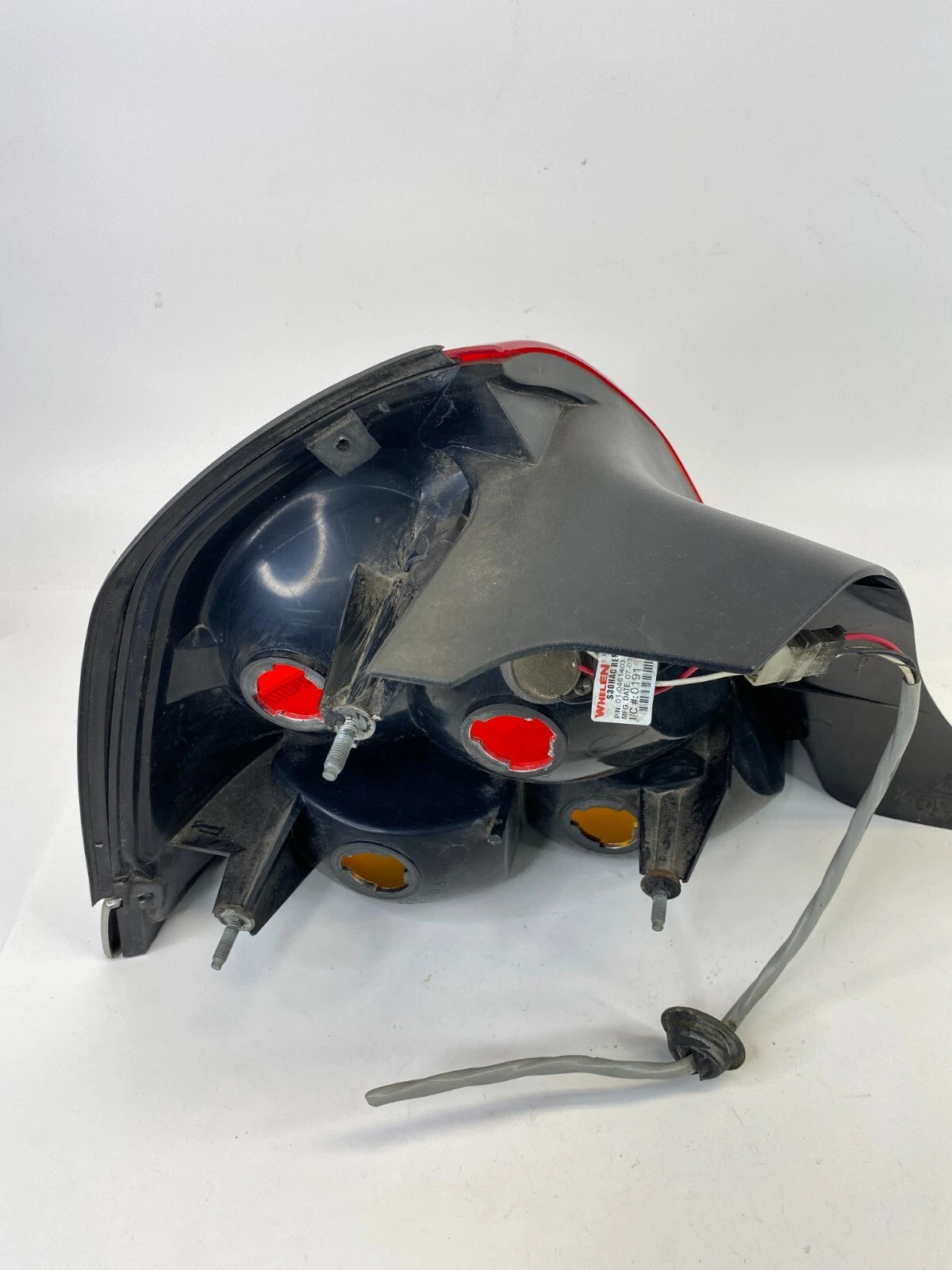 98-03 FORD CROWN VICTORIA REAR RIGHT PASSENGER TAIL LIGHT TAILLIGHT TAILLAMP OEM