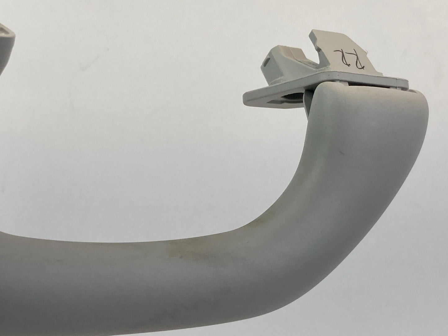 09-17 VW TIGUAN REAR RIGHT INTERIOR ROOF GRAB GRIP ASSIST HANDLE GRAY OEM