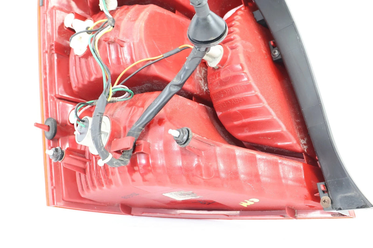 2006-2011 HYUNDAI ACCENT SEDAN TAIL LIGHT BRAKE LAMP ASSY REAR RIGHT OEM FACTORY