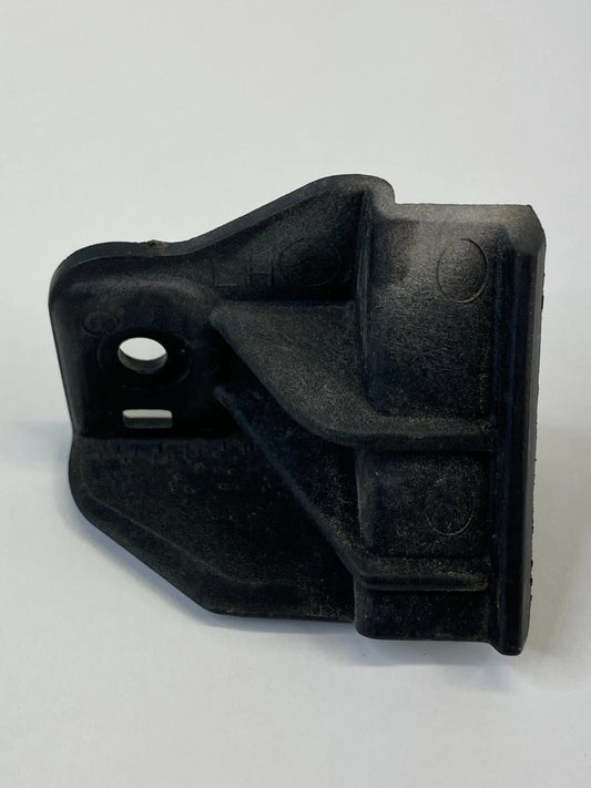 2006 2007 2008 HYUNDAI SONATA FRONT LEFT BUMPER UPPER BRACKET MOUNT COVER OEM