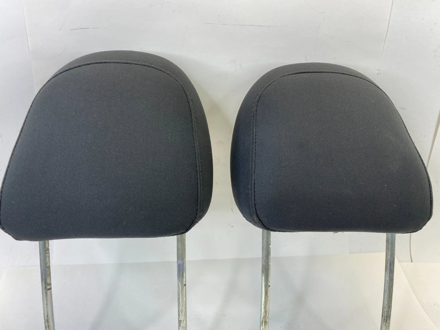 2007-2010 CHRYSLER 300 FRONT RIGHT & LEFT SEAT HEADREST HEAD REST PAIR SET OEM