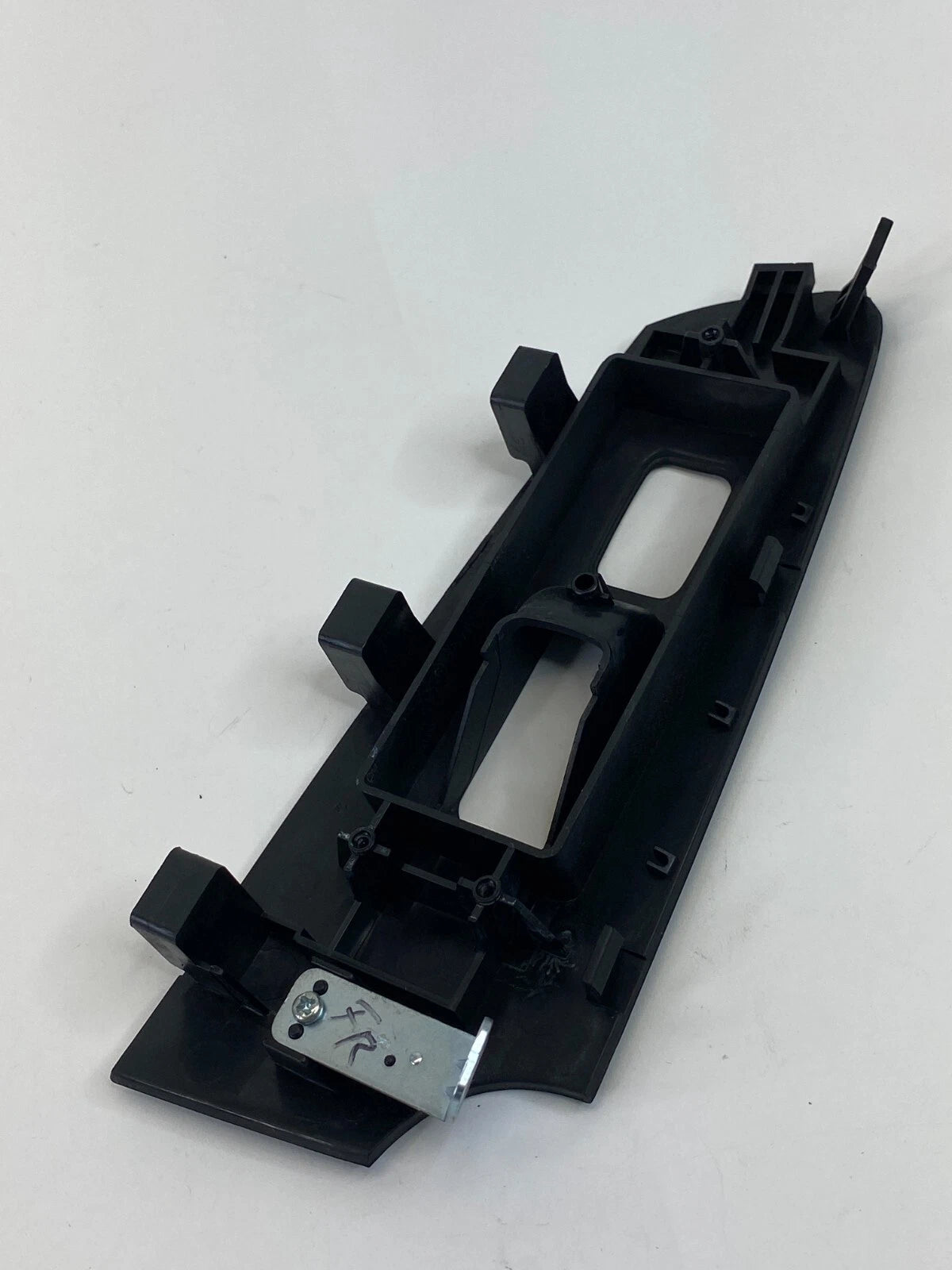 2010-2013 KIA FORTE FRONT RIGHT PASSENGER WINDOW SWITCH TRIM BEZEL 201006192