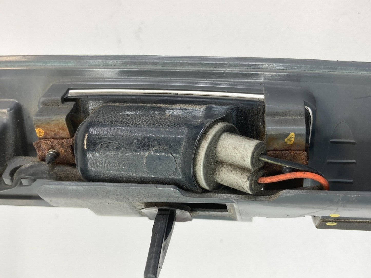 2011-2014 Hyundai Sonata Sedan Rear Trunk Hatch Handle Molding w/ License Light