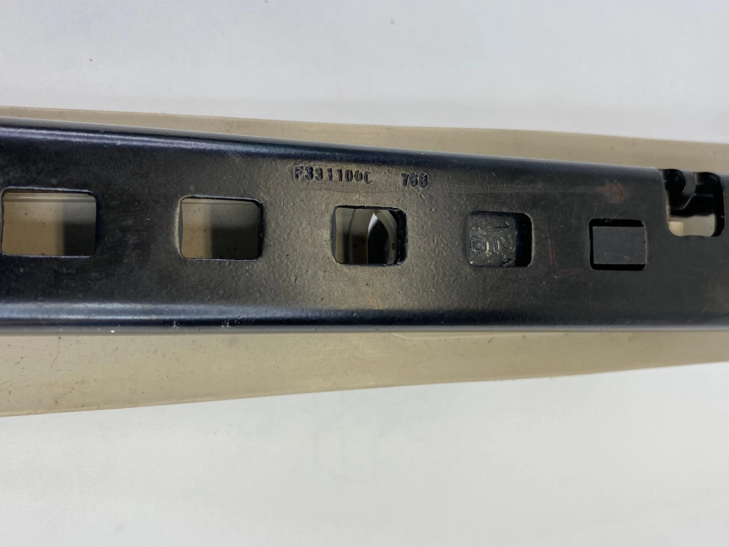 2003-2006 LINCOLN NAVIGATOR FRONT LEFT DRIVER SEAT BELT HEIGHT ADJUSTER ASSY OEM