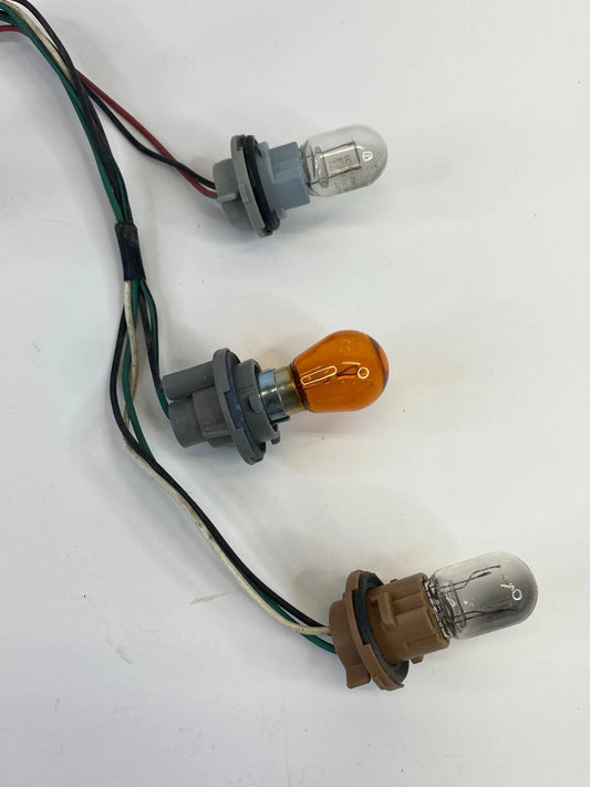 2000 2001 MAZDA MPV LX REAR TAIL LIGHT TAILLIGHT LAMP WIRE SOCKET HARNESS