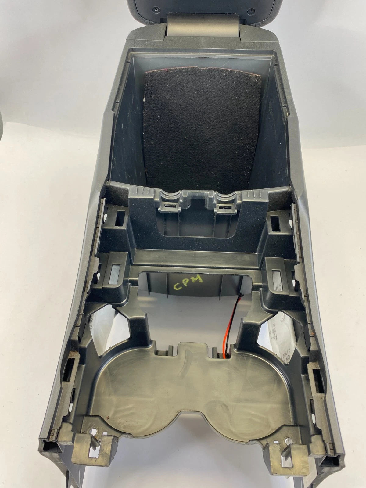 2016-2018 HYUNDAI SANTA FE SPORT CENTER CONSOLE ARMREST STORAGE COMPARTMENT OEM