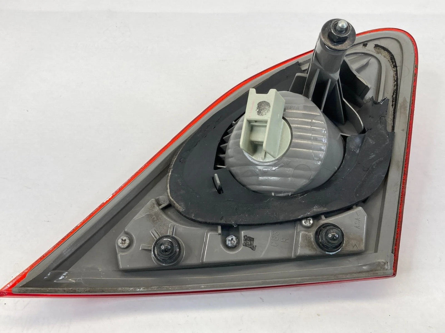 2008-2013 NISSAN ROGUE REAR RIGHT INNER LIFTGATE TAIL LIGHT TAILLIGHT ASSY OEM